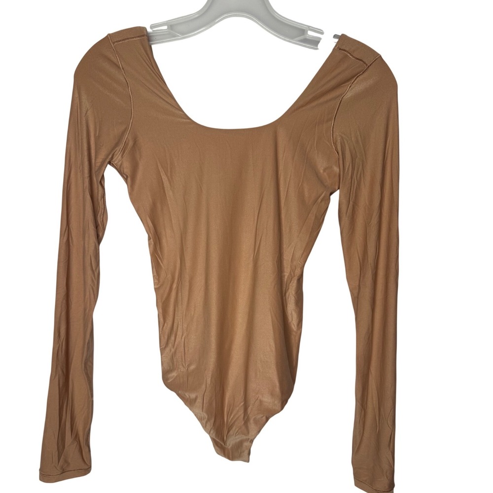 Aerie Smoothez Long Sleeve Bodysuit Tan Nude Scoop Neck Thong Back Size M